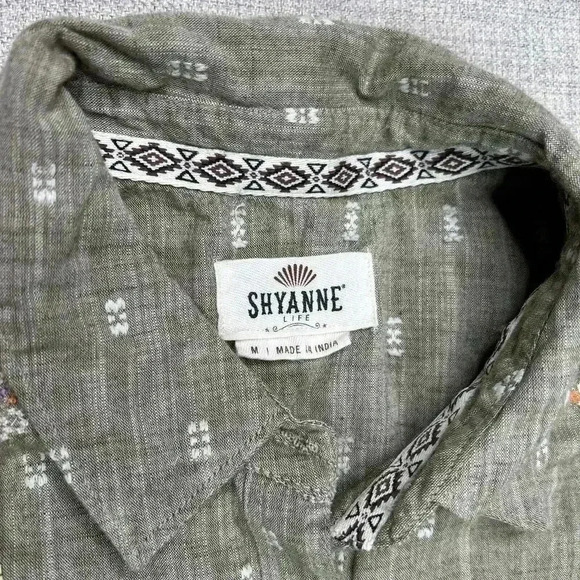Shyanne Button Down Western Shirt Embroidered - Picture 4 of 8